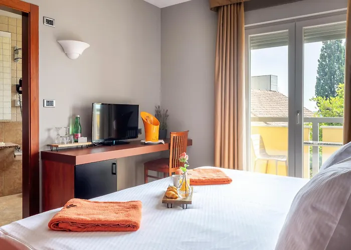 Podstine فندق 4*