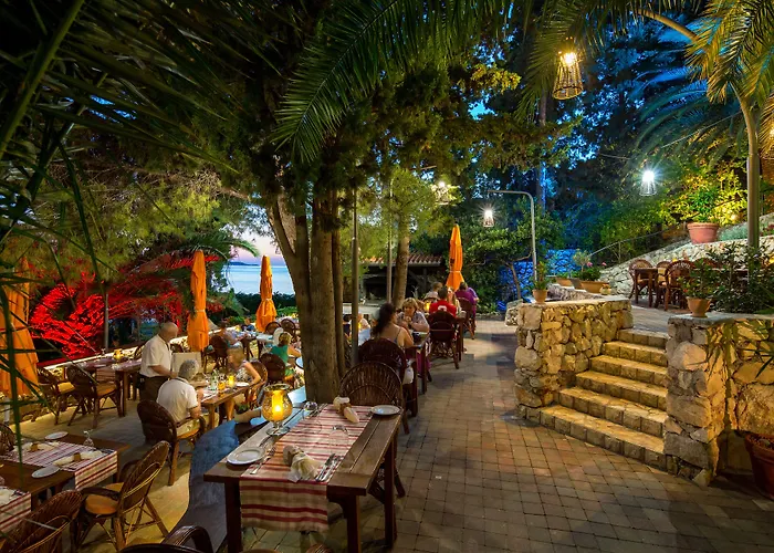 فندق Podstine 4*